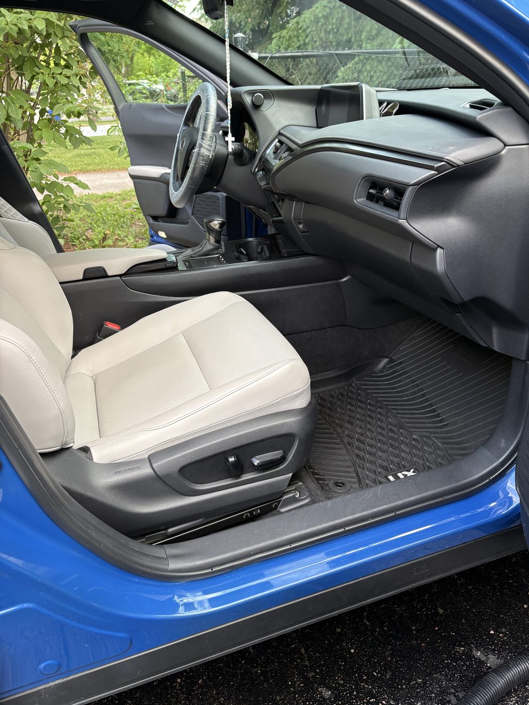 Lexus UX detailed interior